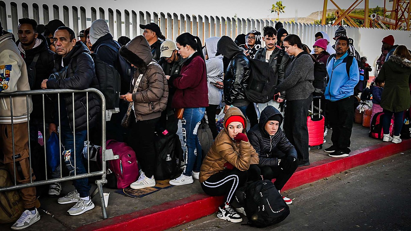 Supreme Court revives "metering" at the southern border