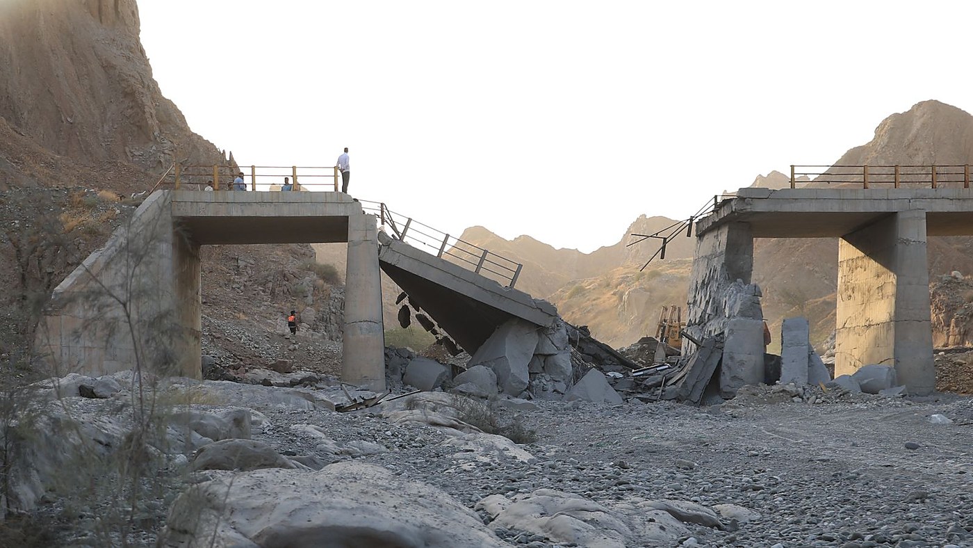 US bombs Iran for a 13th night as the Red Sea closes and oil holds above $100